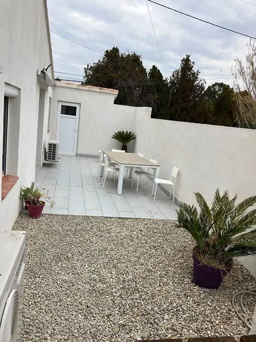 Appartement A La Campagne, Proche Mer Hyeres France