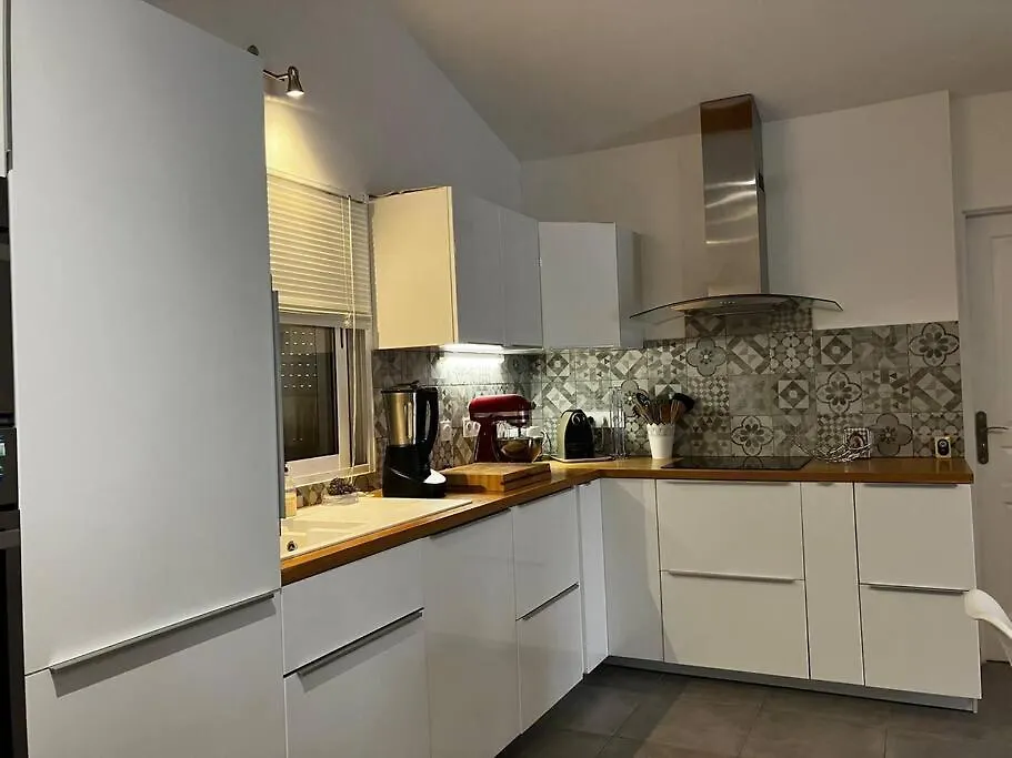 Apartment Appartement A La Campagne, Proche Mer Hyeres